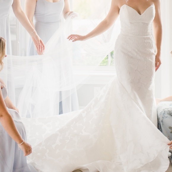 Anne barge Blue Willow mermaid wedding gown dress floral appliqué - Picture 2 of 13